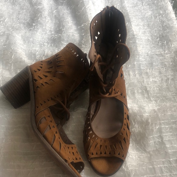 Breckelles Lace up heel, sandal/boot - Picture 1 of 5